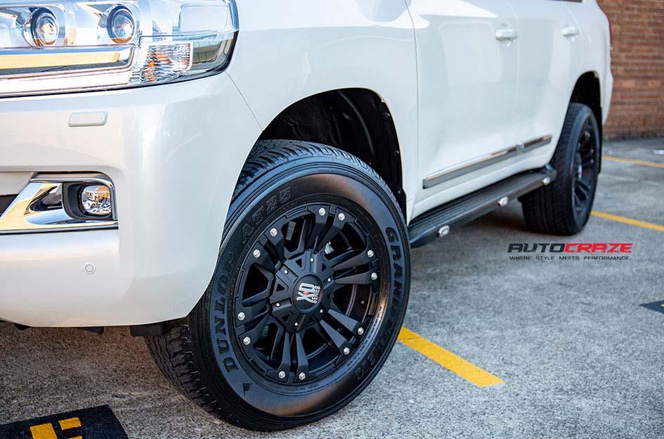 TOYOTA LANDCRUSIER MONSTER XD MATTE BLACK
